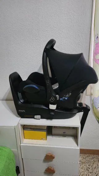 Maxi-Cosi con base 2Way Fix BebeConfort