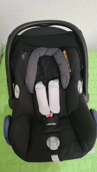 Maxi-Cosi con base 2Way Fix BebeConfort
