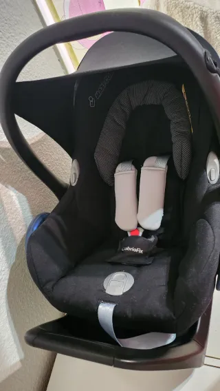 Maxi-Cosi con base 2Way Fix BebeConfort