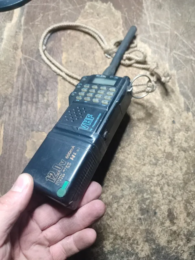Walkie Talkie VHF CT-180