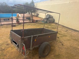 Remolque cerrado para coche