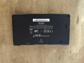 Nintendo DS Negra + juegos en la tarjeta sd