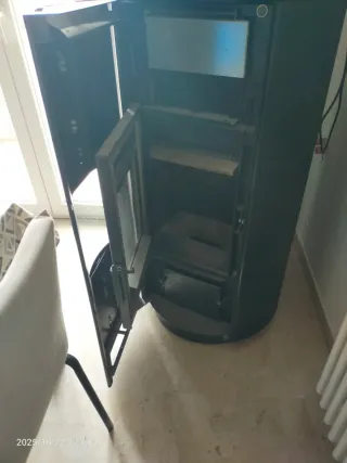 Stufa a pellet Idro Ravelli