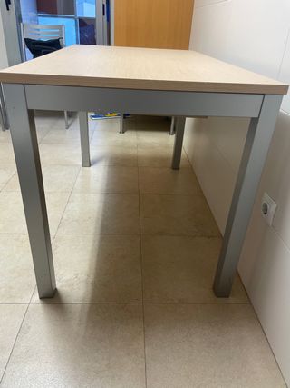 Tavolo da cucina estensibile in legno e metallo