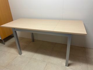 Tavolo da cucina estensibile in legno e metallo