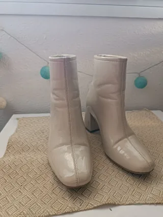 Botines Beige Tacón