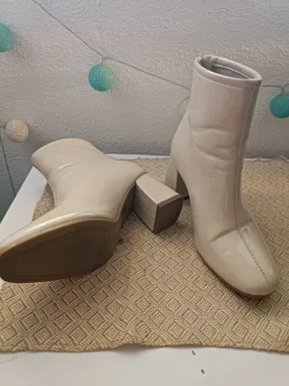 Botines Beige Tacón