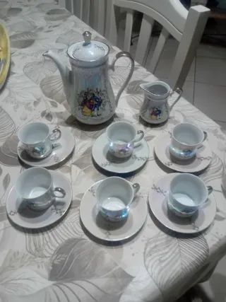 Servizio da caffè con teiera e 6 tazzine