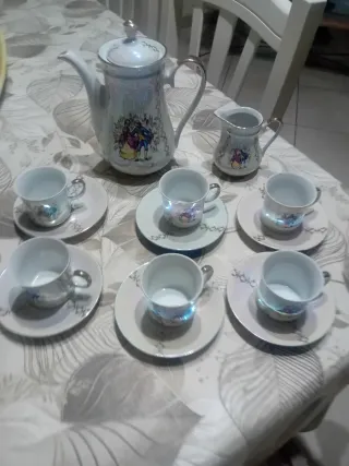 Servizio da caffè con teiera e 6 tazzine