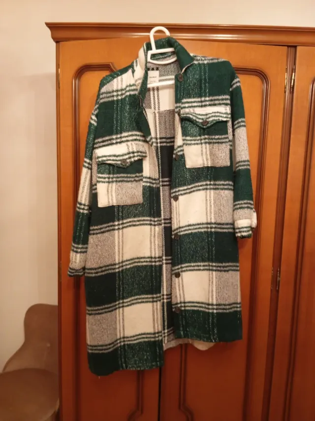 Chaqueta larga cuadros verde y blanco