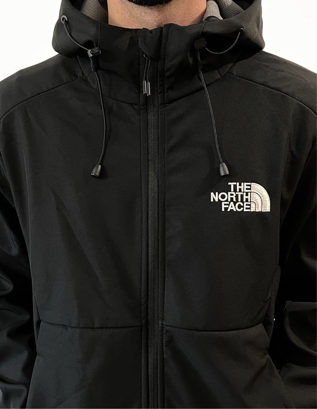 Chaqueta The North Face Técnica Impermeable Negra