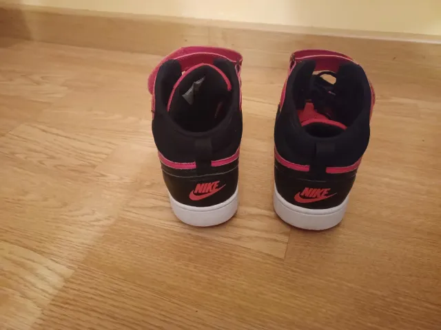 Zapatillas Nike Altas Negras y Rojas