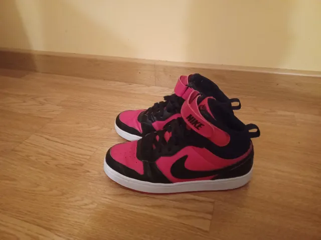 Zapatillas Nike Altas Negras y Rojas