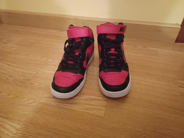 Zapatillas Nike Altas Negras y Rojas