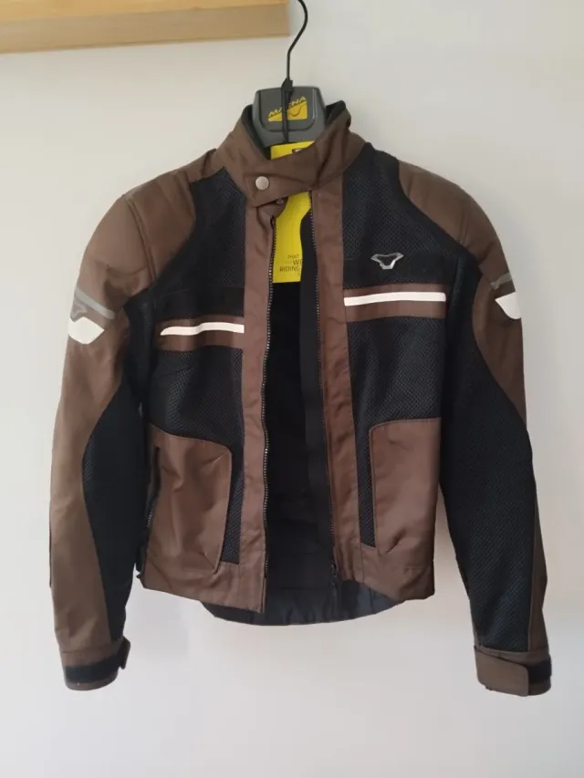 Chaqueta Moto Mujer Marrón y Negra.