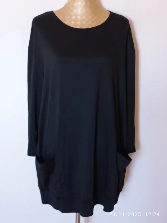 Camiseta negra talla 44