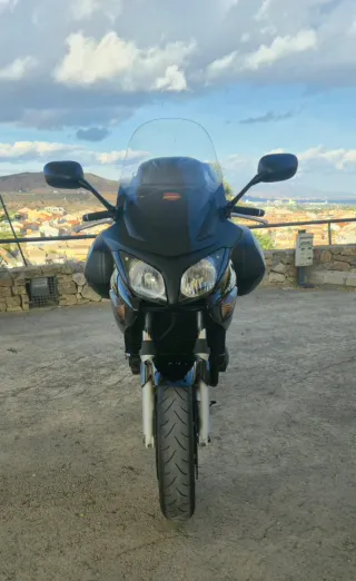 Honda CBF 600N con maletas