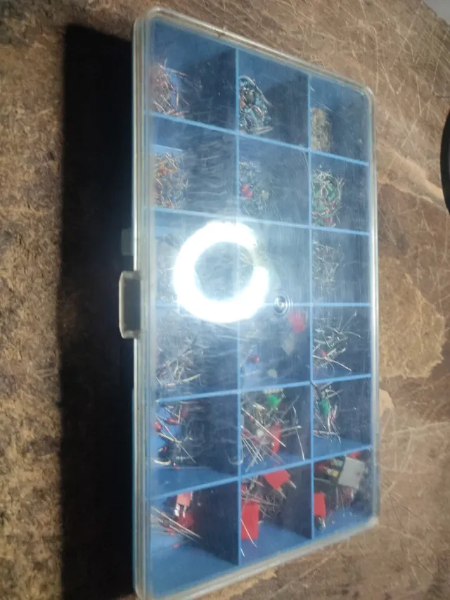 Caja componentes electrónicos surtidos