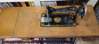 Máquina de coser Singer antigua 1882
