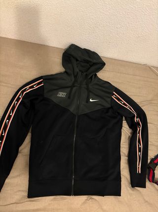 LOTE DE ROPA NIKE !!!!