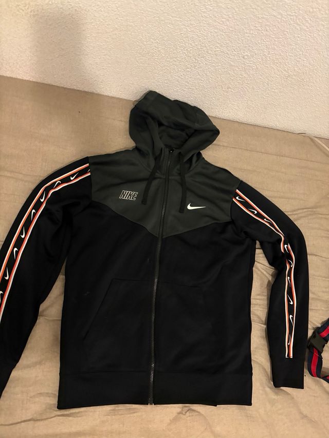 LOTE DE ROPA NIKE !!!!