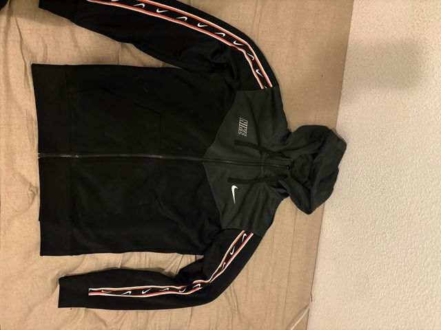 LOTE DE ROPA NIKE !!!!