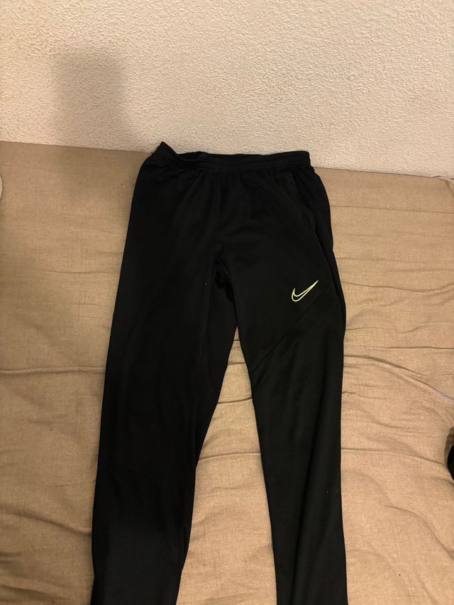 LOTE DE ROPA NIKE !!!!