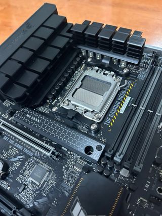 Placa Base ASUS TUF GAMING B650-PLUS