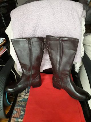 Botas marrones talla 39 sin estrenar
