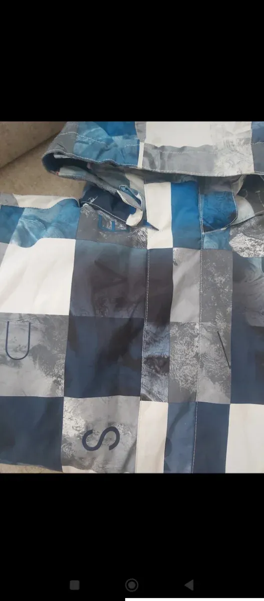 Chaqueta Quiksilver niño, talla L/14años.