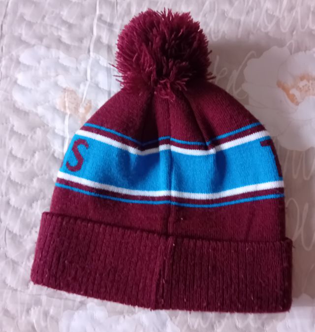 Cappello West Ham United con pompon