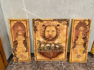 Set di 3 Quadri Decorativi Leone e Colonne
