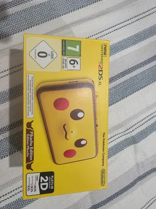 Nintendo 2DS XL Poké Ball Edition + 2DS XL POKEMON