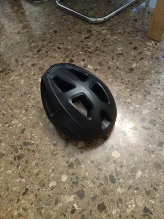 Casco de bicicleta negro