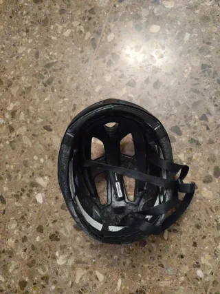 Casco de bicicleta negro