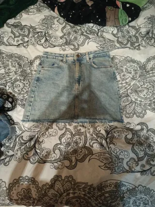 Falda tejana desgastada