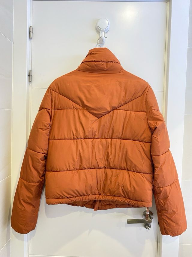Chaqueta acolchada naranja Bershka