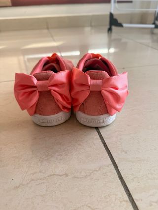 Zapatillas Puma Suede Rosas con Lazos