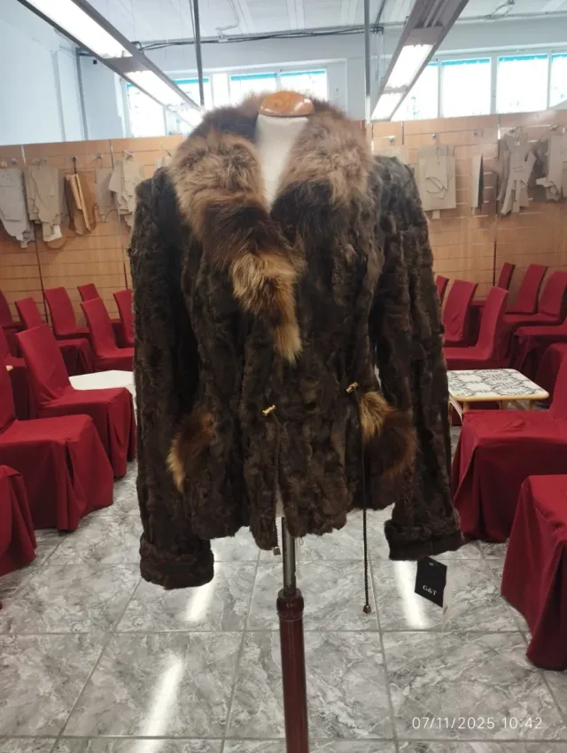 Abrigo de astracán marrón talla 42