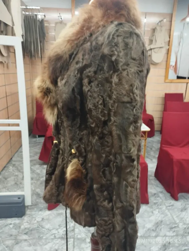 Abrigo de astracán marrón talla 42