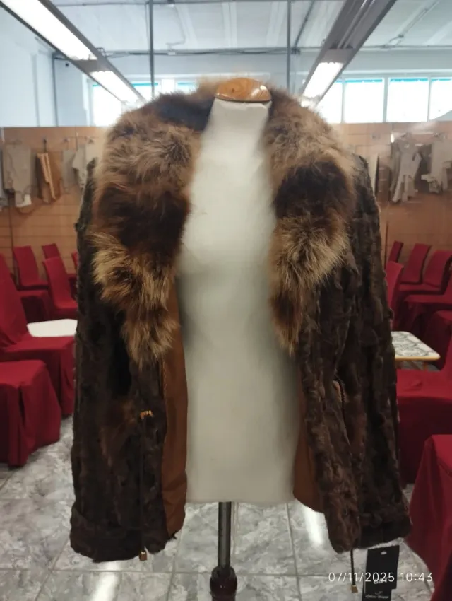 Abrigo de astracán marrón talla 42