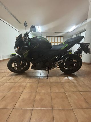 Kawasaki Z800 Negra y Verde