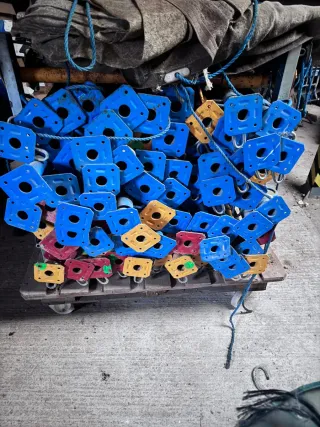 Puntales metálicos para construcción