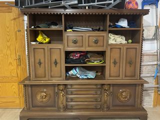 Mesa de madera con mármol