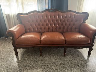 Mesa de madera con mármol