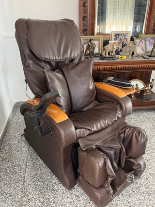 Mesa de madera con mármol