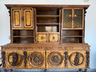 Mesa de madera con mármol