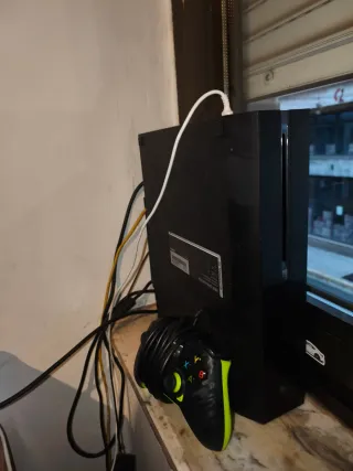 Xbox One Negra + Mando