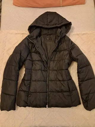 Chaqueta negra mujer con capucha