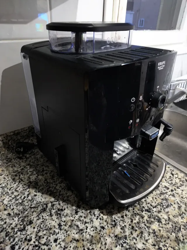 Cafetera Krups Quattro Force Negra